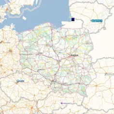 Mapa Polski z widocznymi miastami i drogami. W panelu po prawej stronie widoczna jest lista warstw mapy, w tym opcja "numer działki na mapie" (choć nie jest ona bezpośrednio widoczna na liście, jest to domyślna funkcja portalu).
