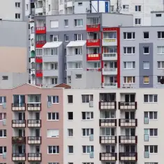 Ile kosztuje mieszkanie w starym budownictwie? Ceny w Warszawie i więcej