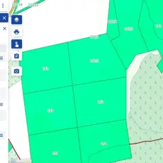 Mapa przedstawia podział na działki, identyfikując różne **klasy ziemi rolnej**. Widoczne są numery działek, np. 261, 263, 264, 259, oraz panele z warstwami mapy.