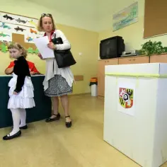 Jak zostać radnym osiedla - kluczowe wymagania i proces kandydowania