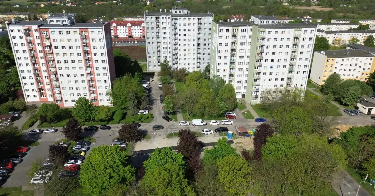 Zdjęcie Ile kosztuje mieszkanie w bloku na wsi? Ceny, które Cię zaskoczą