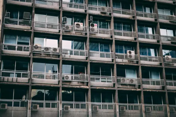 Czy balkon wlicza się do metrażu? Poznaj zasady i uniknij błędów