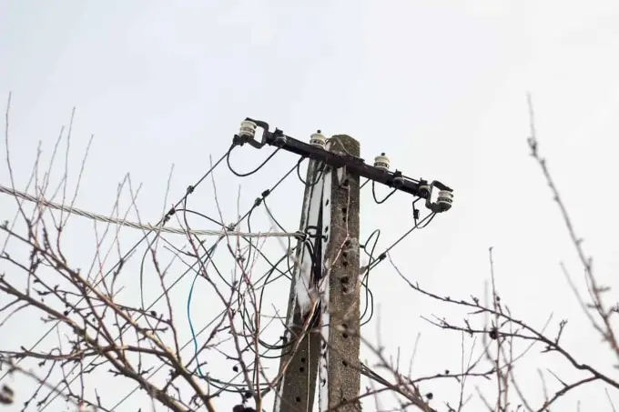 Odszkodowanie za słupy energetyczne - czy należy Ci się?